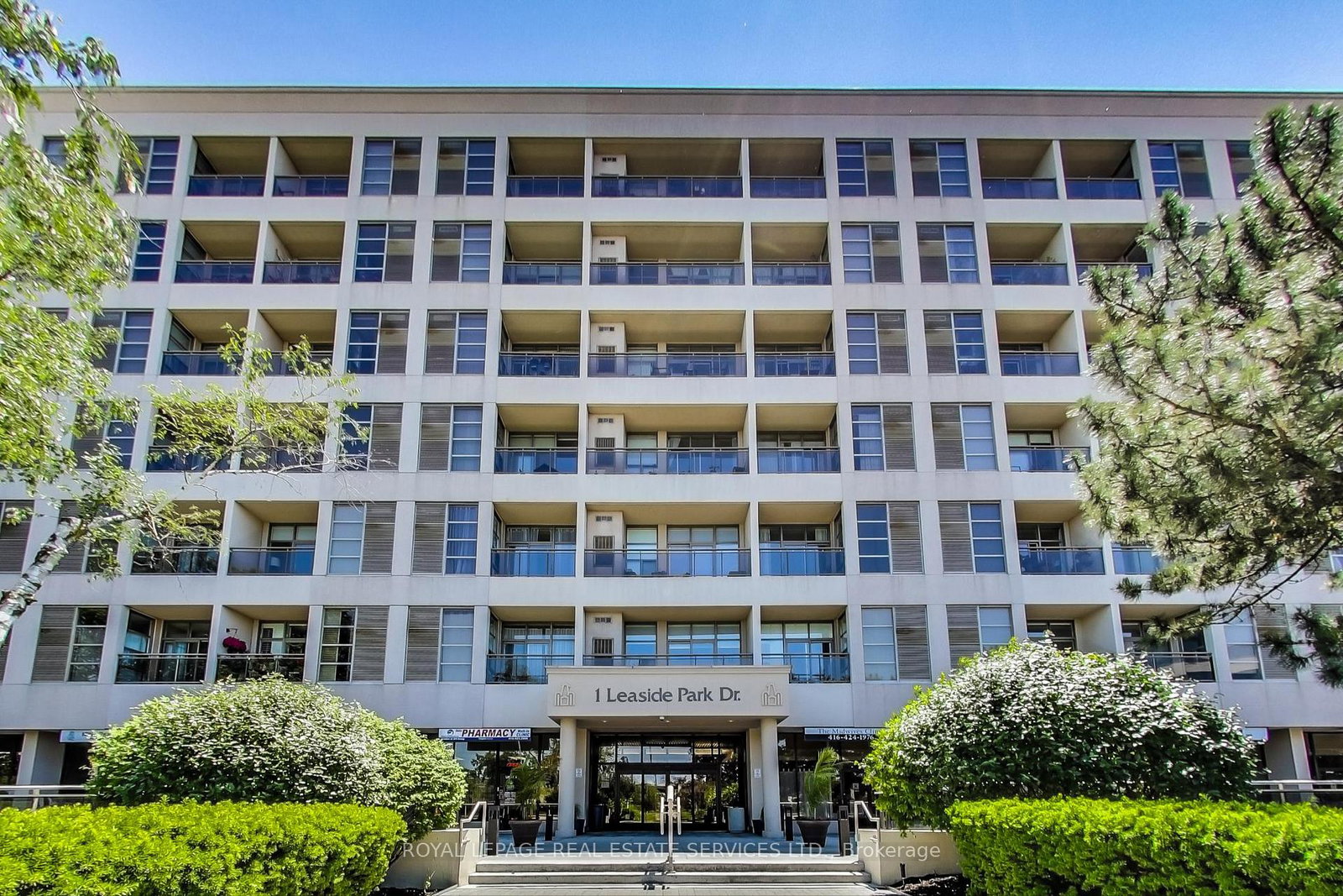 1-leaside-park-drive-east-york-ontario-c12298594