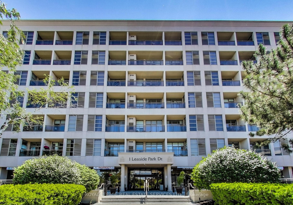 1-leaside-park-drive-east-york-ontario-c12298594