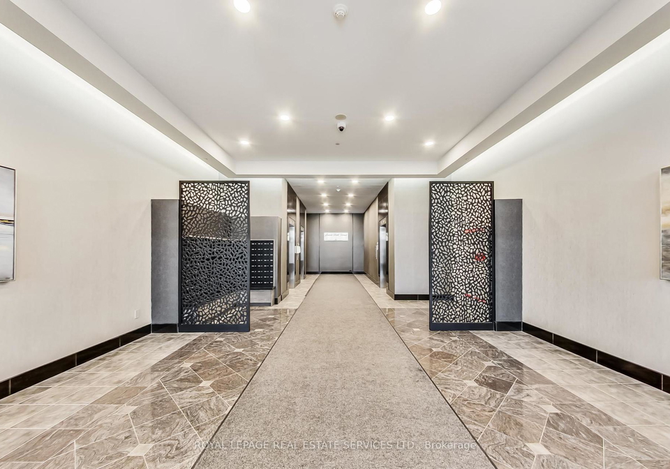 1-leaside-park-drive-east-york-ontario-c12298594