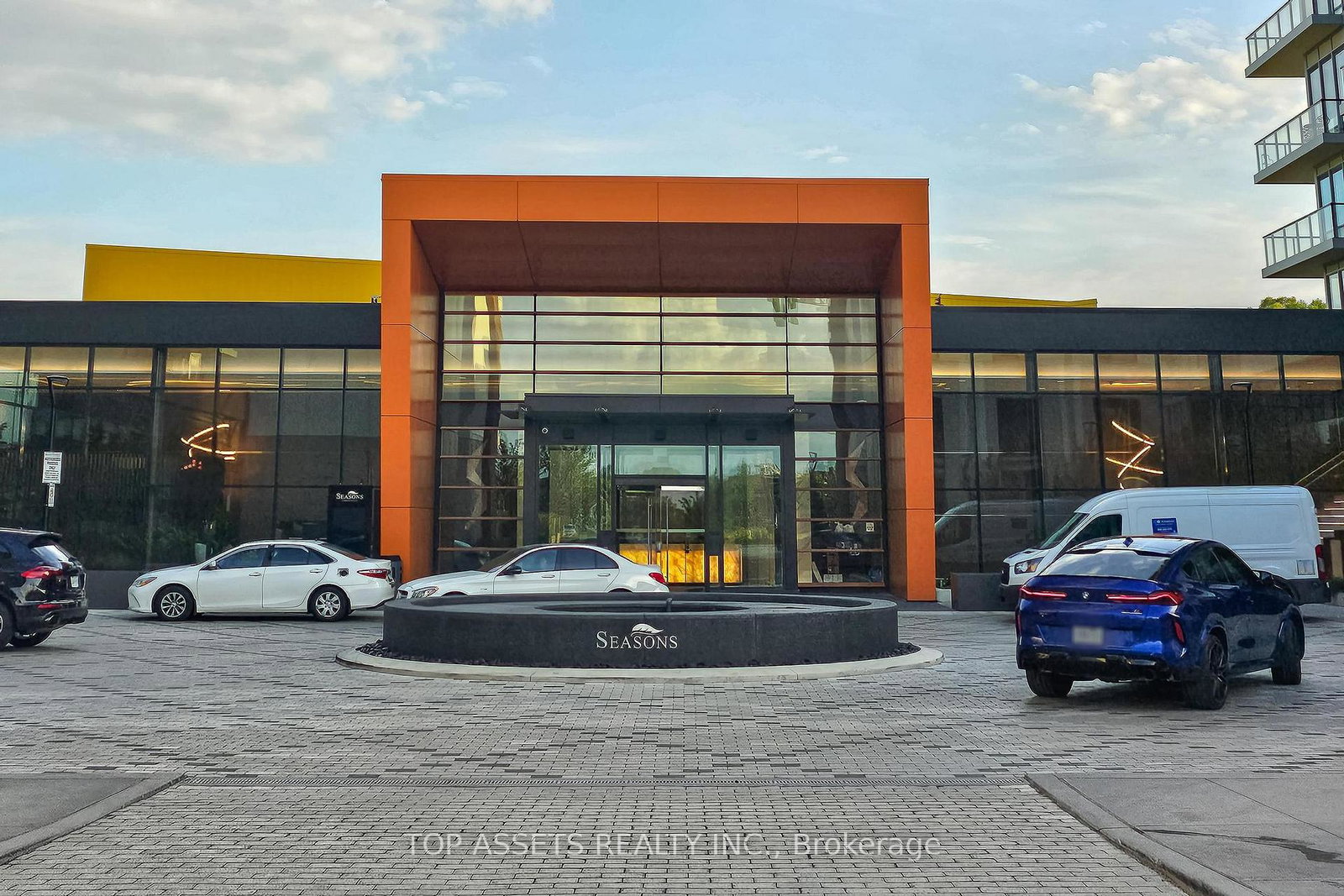 85-mcmahon-drive-north-york-ontario-c12298664