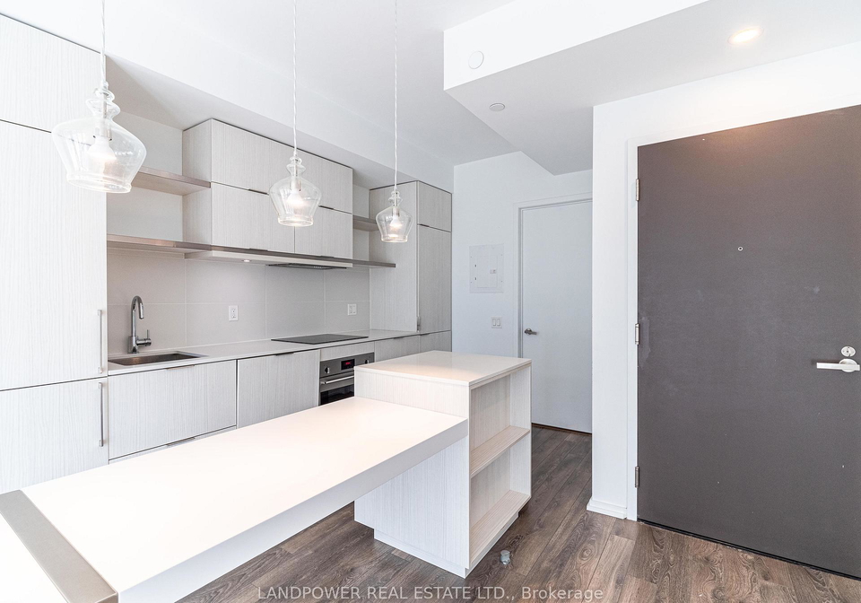 197-yonge-street-toronto-ontario-c12298888