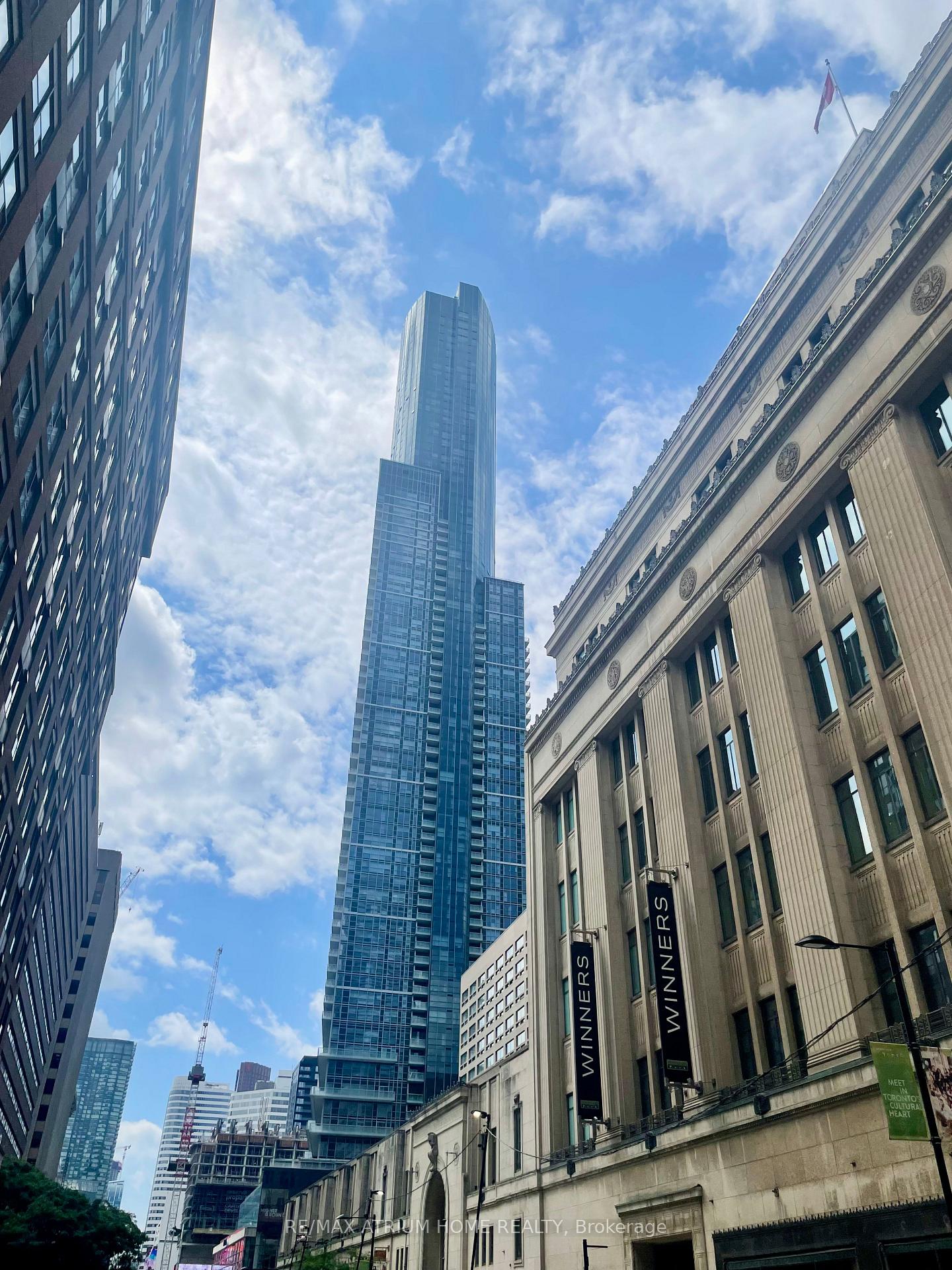 386-yonge-street-toronto-ontario-c12299003