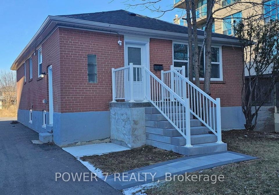 924-sheppard-avenue-w-w-toronto-ontario-c12299036