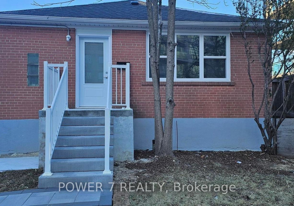 924-sheppard-avenue-w-w-toronto-ontario-c12299036