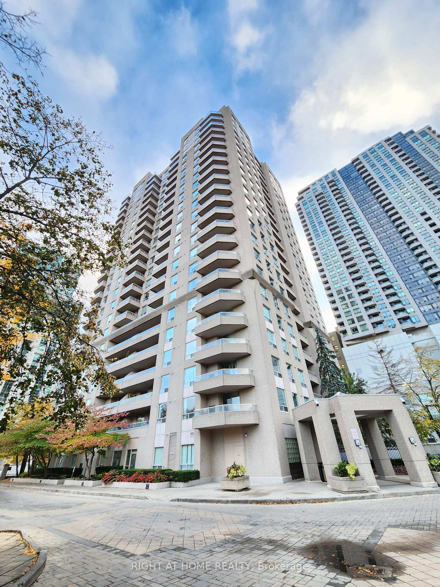 18-hillcrest-avenue-north-york-ontario-c12299128
