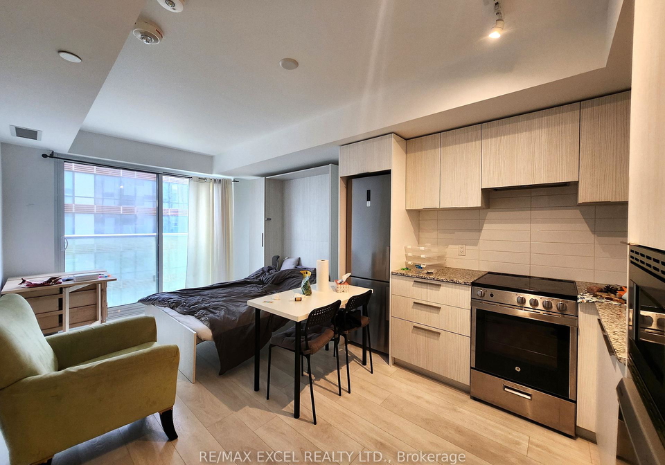 501-yonge-street-toronto-ontario-c12299144