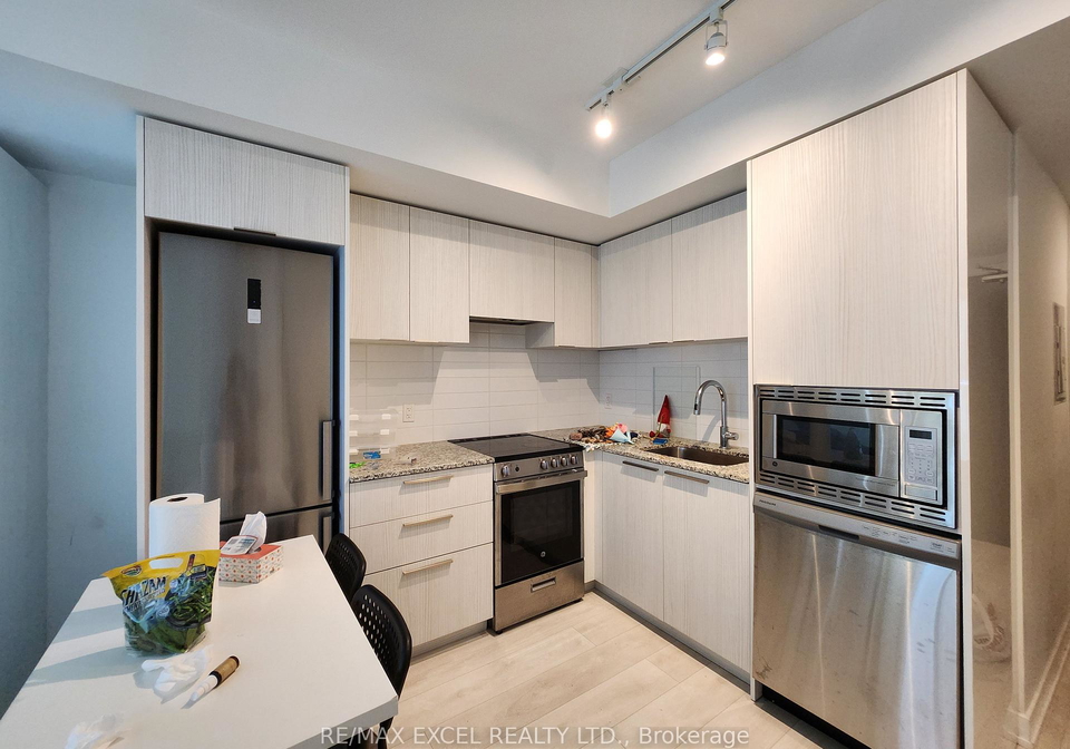 501-yonge-street-toronto-ontario-c12299144