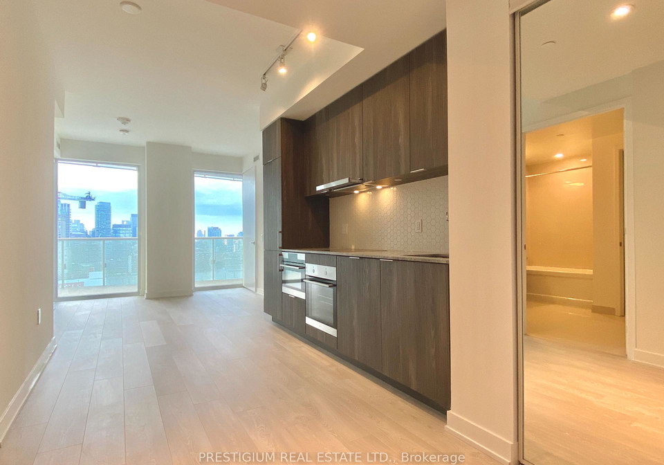 15-queens-quay-e-e-toronto-ontario-c12299154