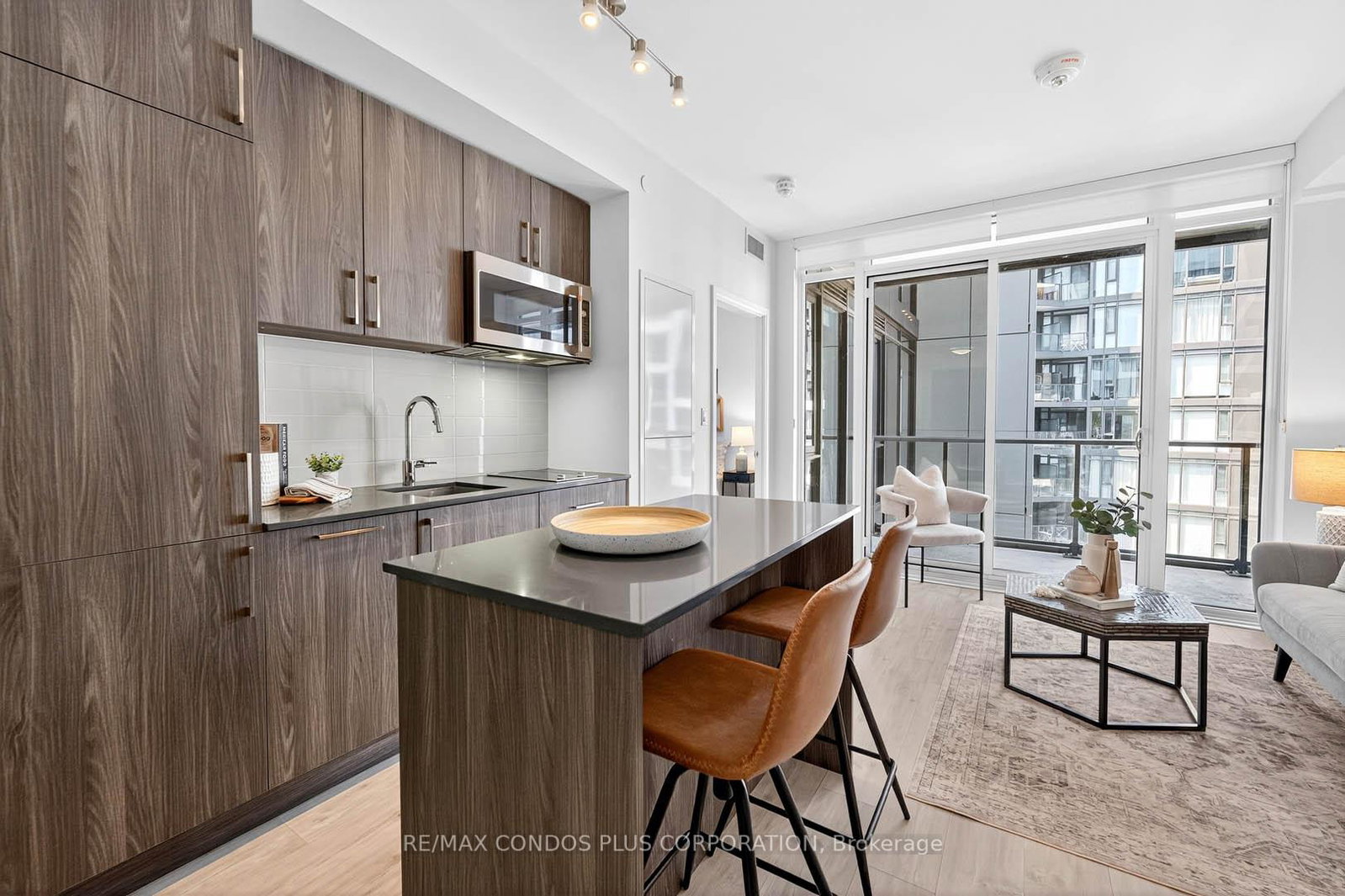 576-front-street-w-w-toronto-ontario-c12299938