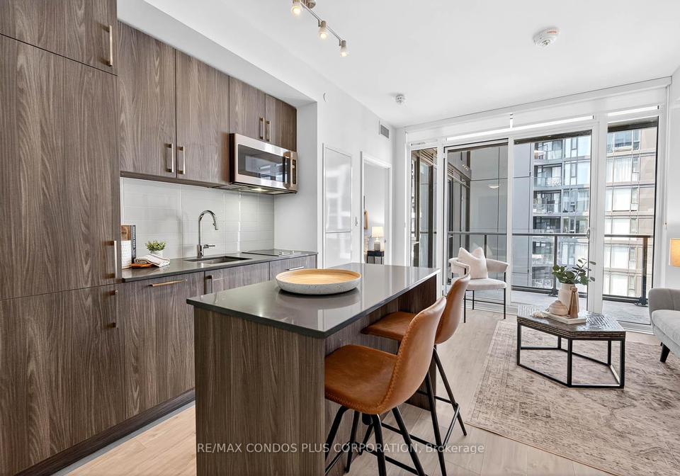 576-front-street-w-w-toronto-ontario-c12299938