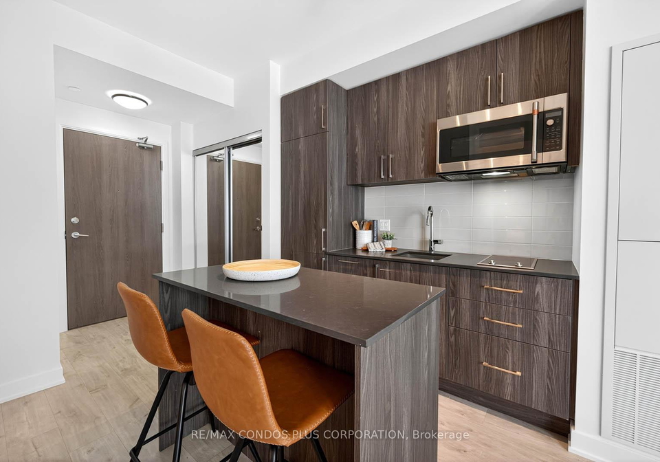 576-front-street-w-w-toronto-ontario-c12299938