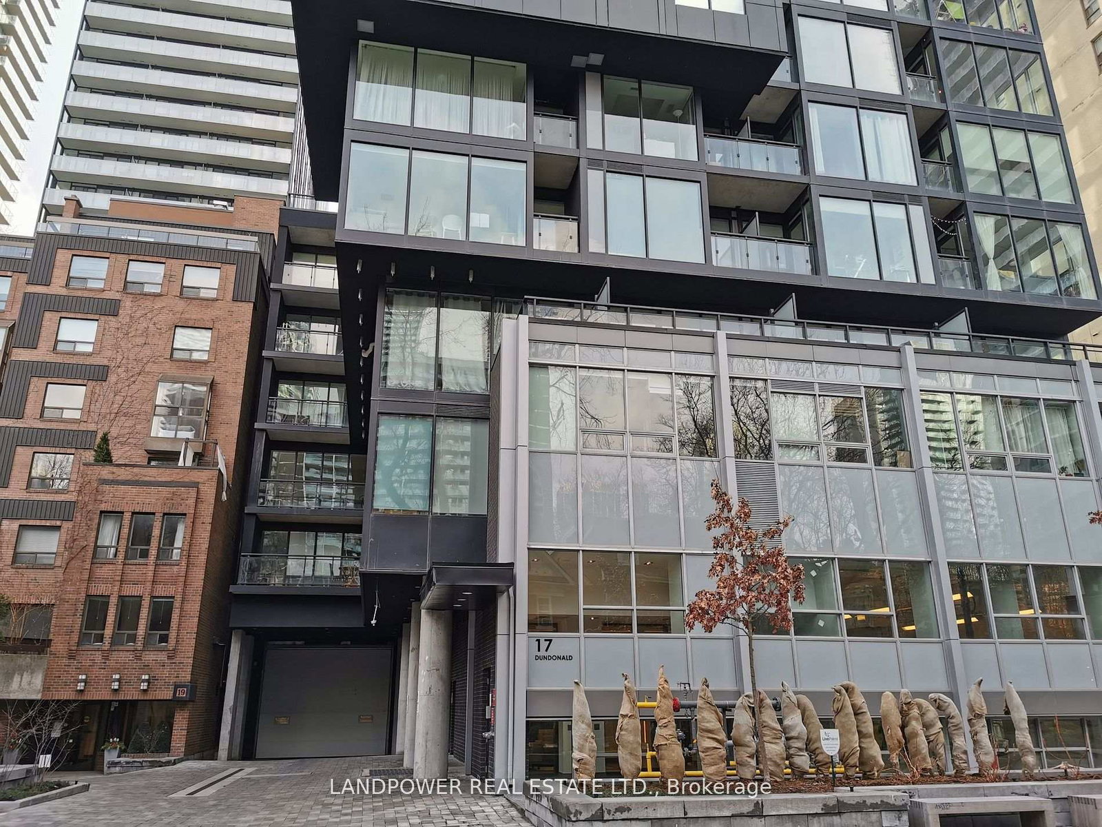 17-dundonald-street-toronto-ontario-c12300002