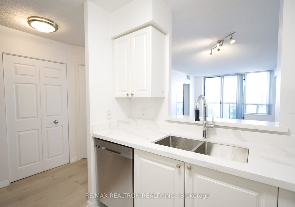 35-finch-avenue-e-e-north-york-ontario-c12300205