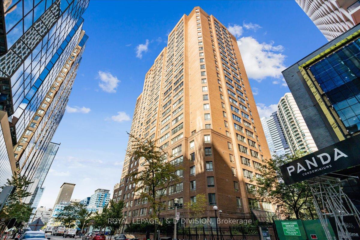 633-bay-street-toronto-ontario-c12300461
