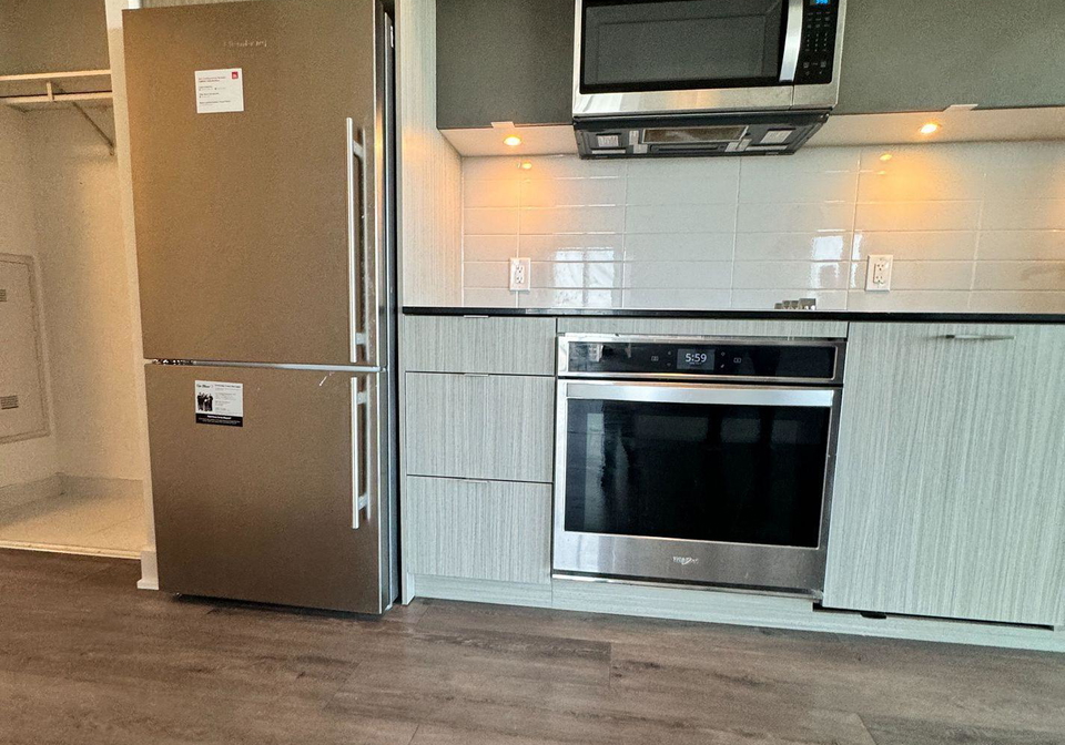 585-bloor-street-e-e-toronto-ontario-c12300541