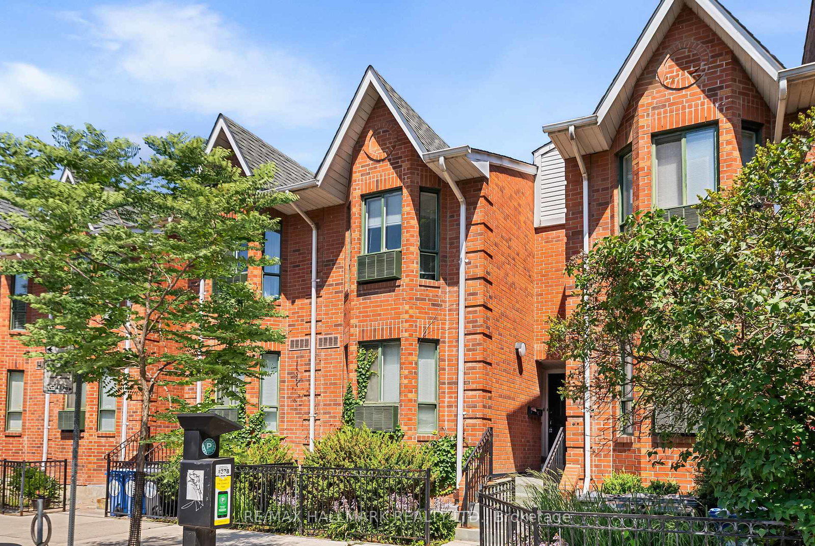 656-wellington-street-w-w-toronto-ontario-c12300709