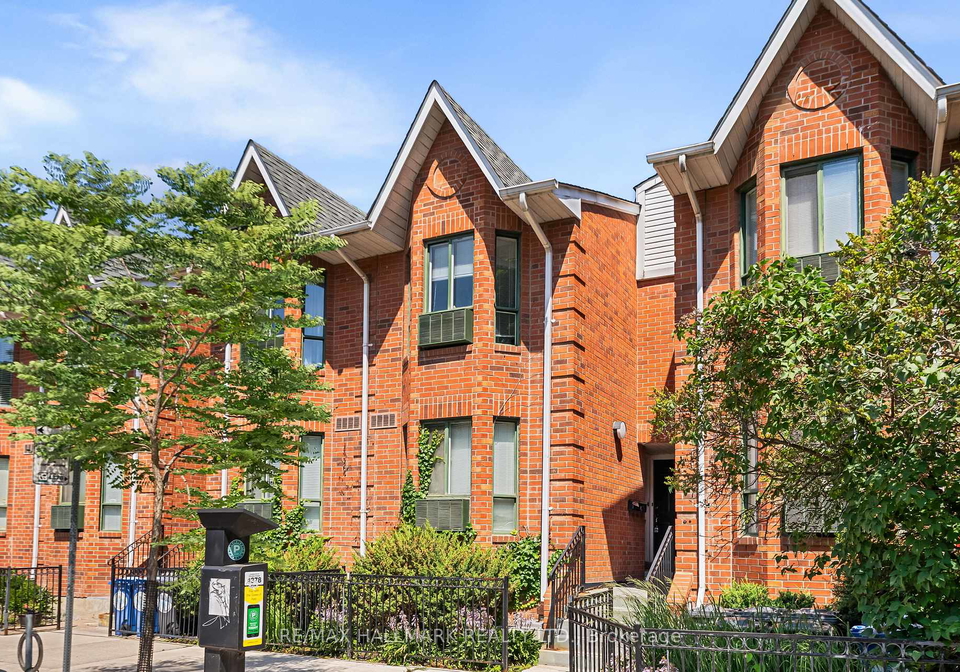 656-wellington-street-w-w-toronto-ontario-c12300709