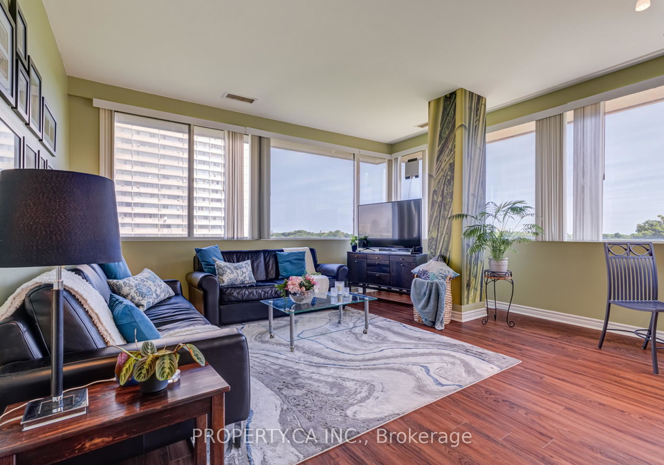10-gateway-boulevard-east-york-ontario-c12300809