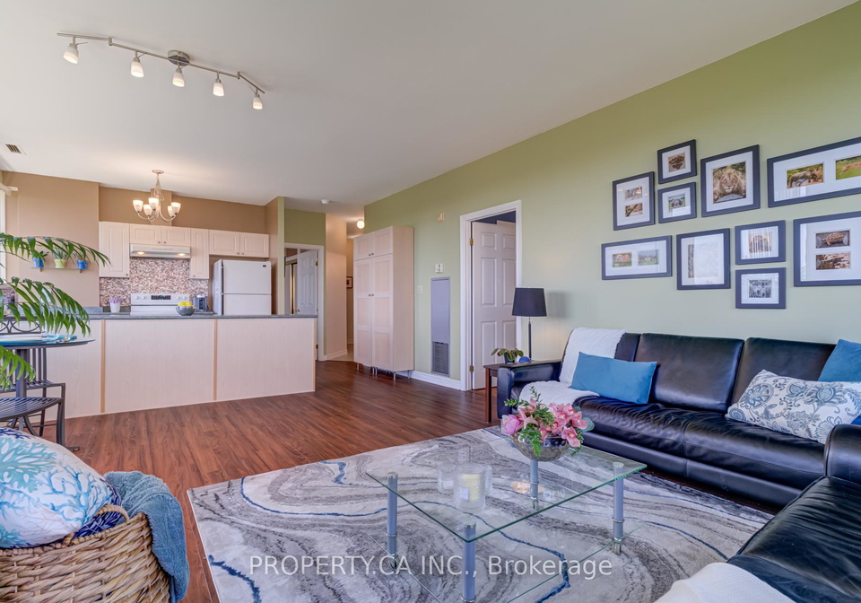 10-gateway-boulevard-east-york-ontario-c12300809