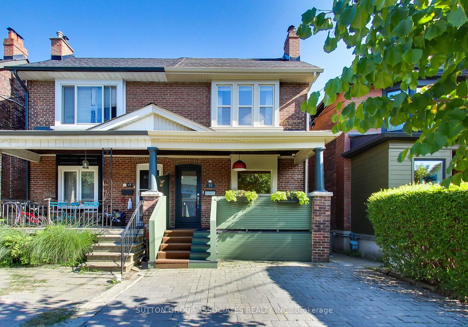 19-barrie-avenue-toronto-ontario-c12300894
