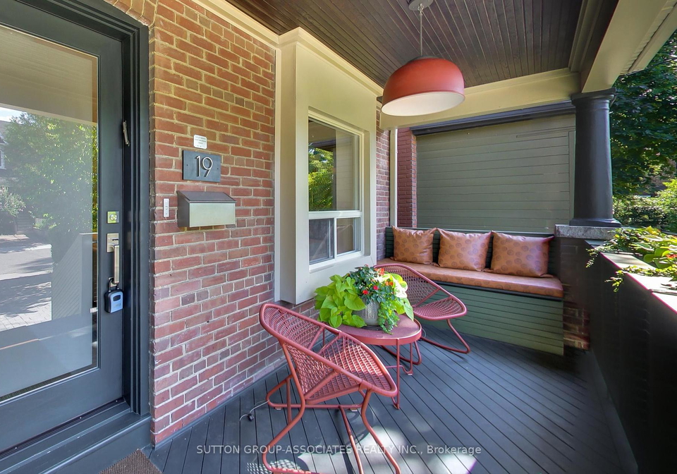 19-barrie-avenue-toronto-ontario-c12300894