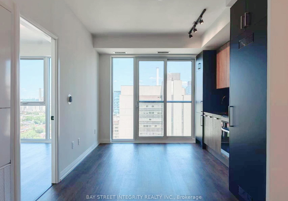 280-dundas-street-w-w-toronto-ontario-c12301366
