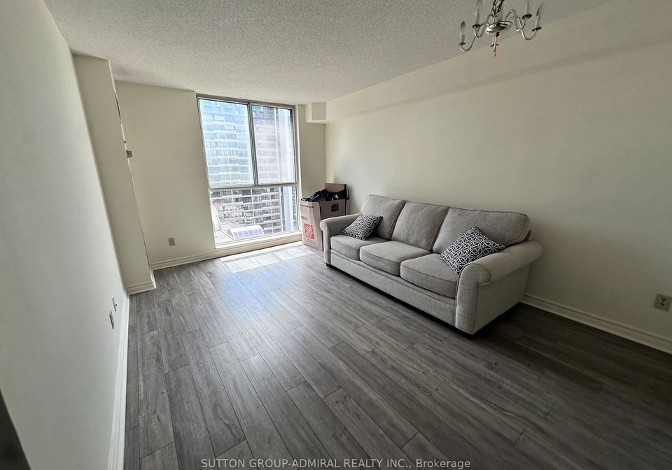 736-bay-street-toronto-ontario-c12301390