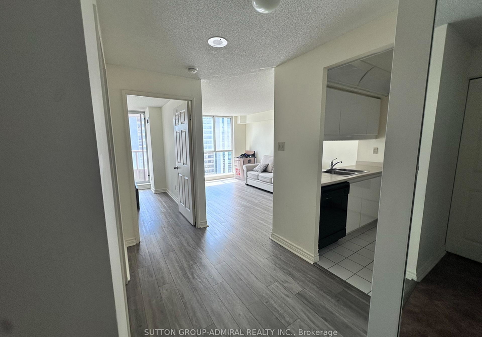736-bay-street-toronto-ontario-c12301390