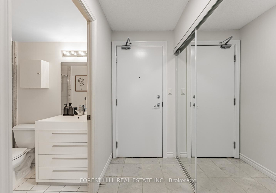 801-bay-street-toronto-ontario-c12301633