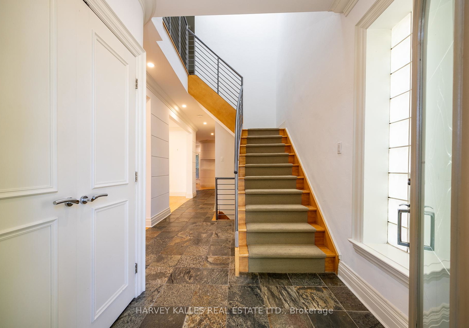 495-deloraine-avenue-toronto-ontario-c12302122