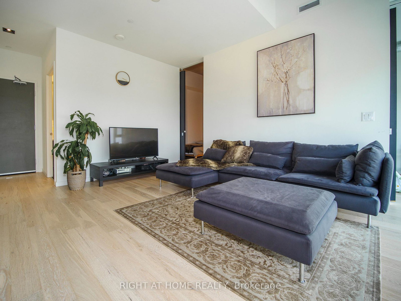 170-bayview-avenue-toronto-ontario-c12302262