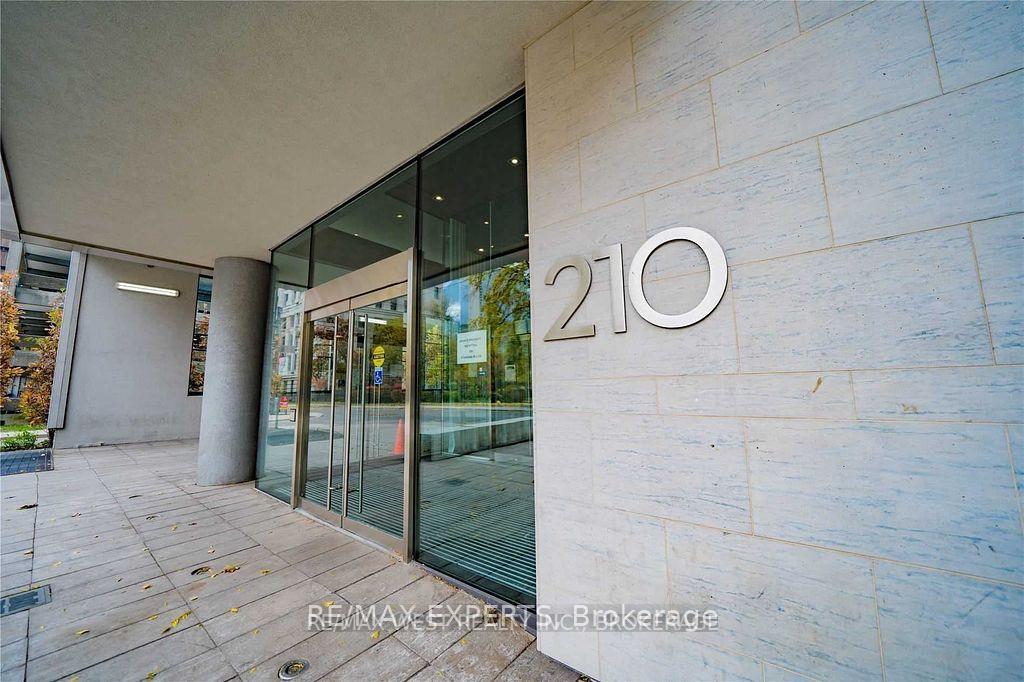 210-simcoe-street-toronto-ontario-c12302323