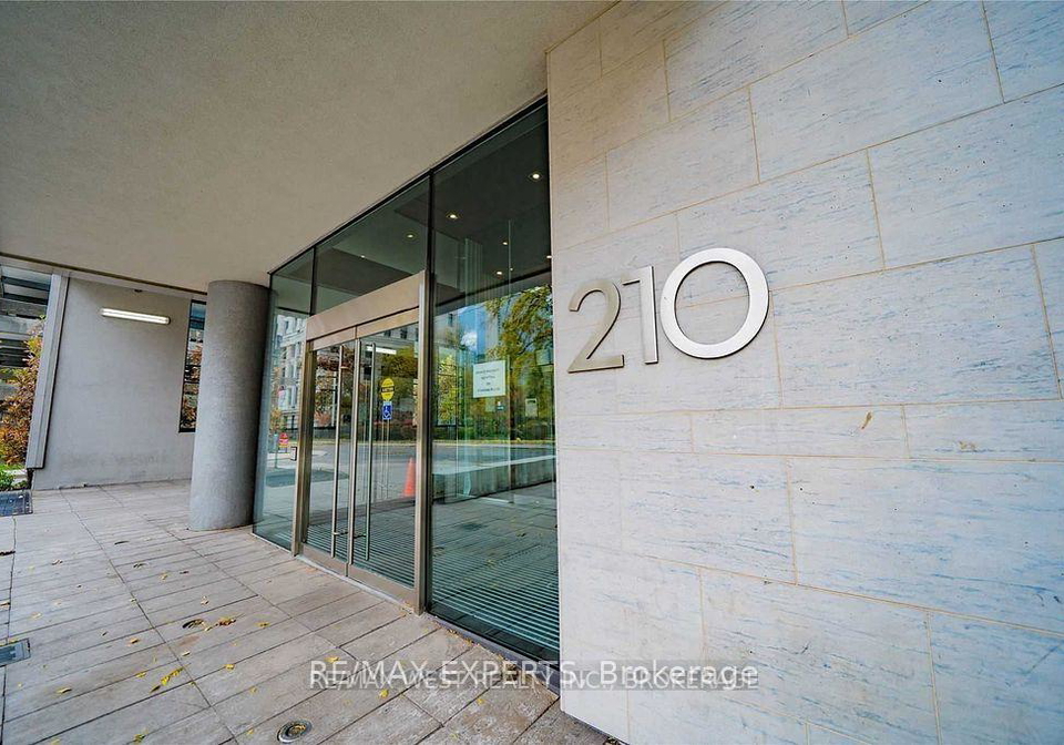 210-simcoe-street-toronto-ontario-c12302323