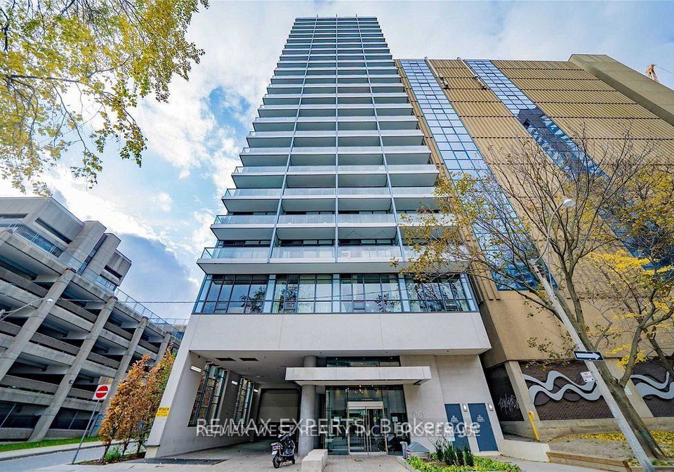 210-simcoe-street-toronto-ontario-c12302323