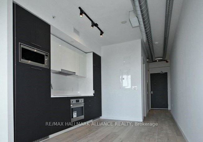 170-bayview-avenue-toronto-ontario-c12302471