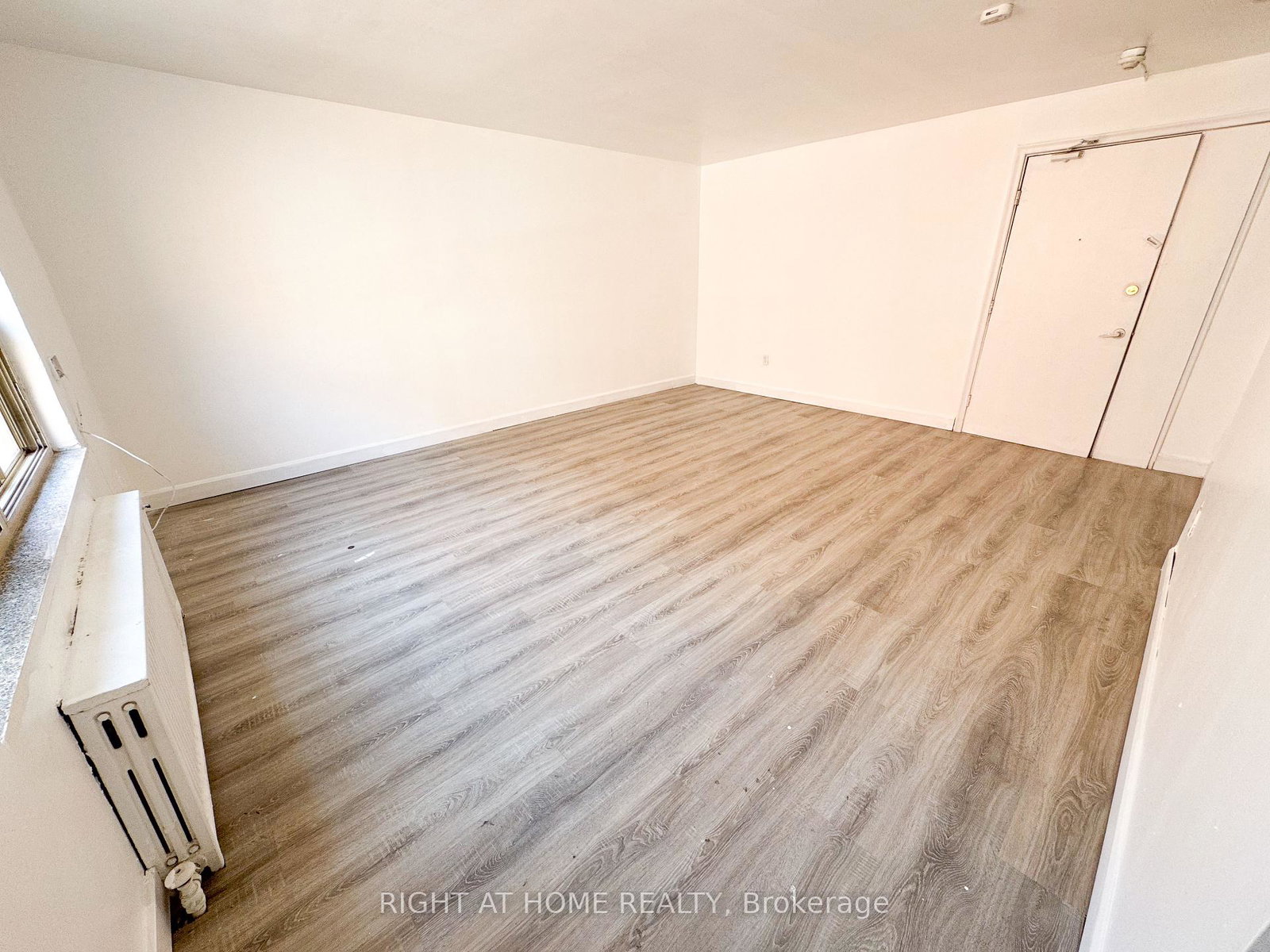 896-eglinton-avenue-e-e-east-york-ontario-c12302657