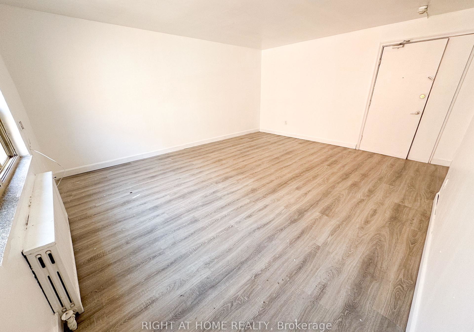 896-eglinton-avenue-e-e-east-york-ontario-c12302657
