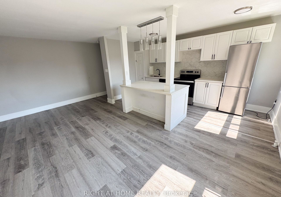 896-eglinton-avenue-e-e-east-york-ontario-c12302659