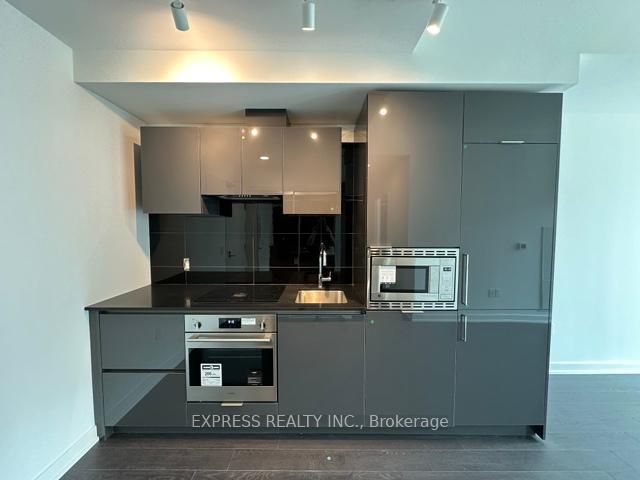 121-st-patrick-street-toronto-ontario-c12302718