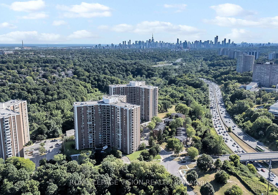 5-vicora-linkway-na-east-york-ontario-c12303080