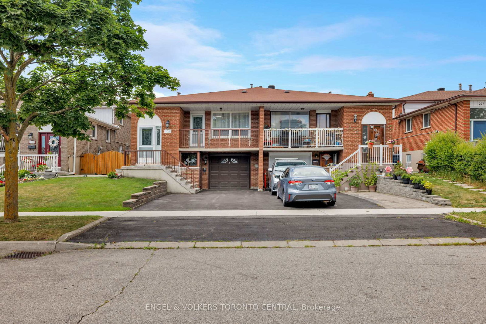 231-shawnee-circle-north-york-ontario-c12303116