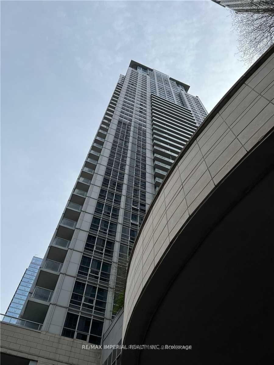 761-bay-street-toronto-ontario-c12303375