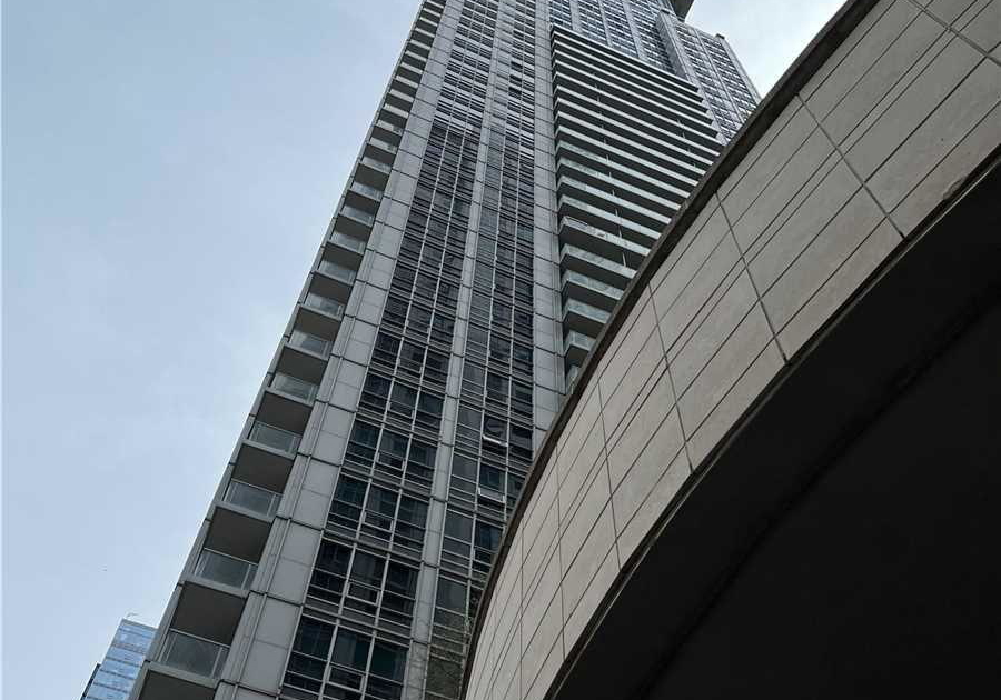 761-bay-street-toronto-ontario-c12303375