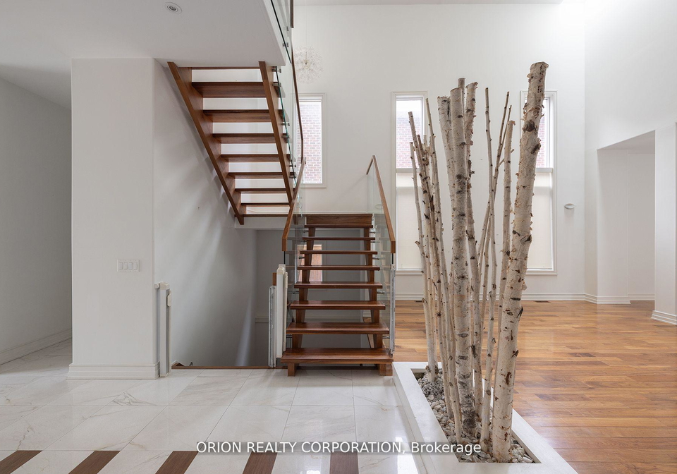 151-yonge-boulevard-toronto-ontario-c12303451