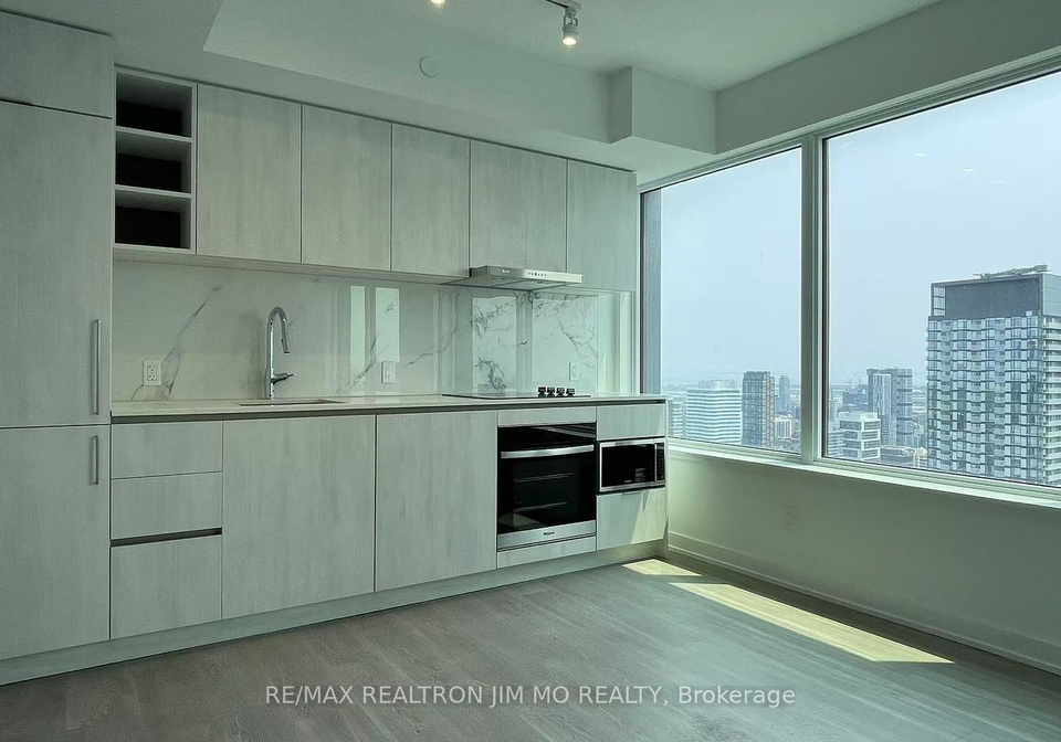 8-wellesley-street-w-w-toronto-ontario-c12303503