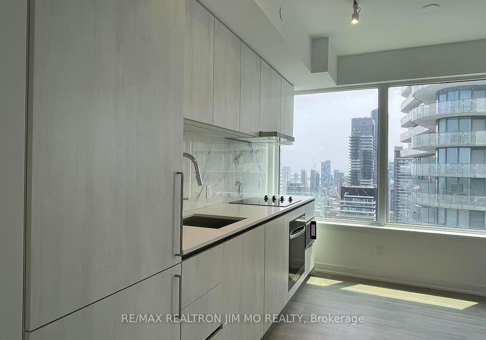 8-wellesley-street-w-w-toronto-ontario-c12303503