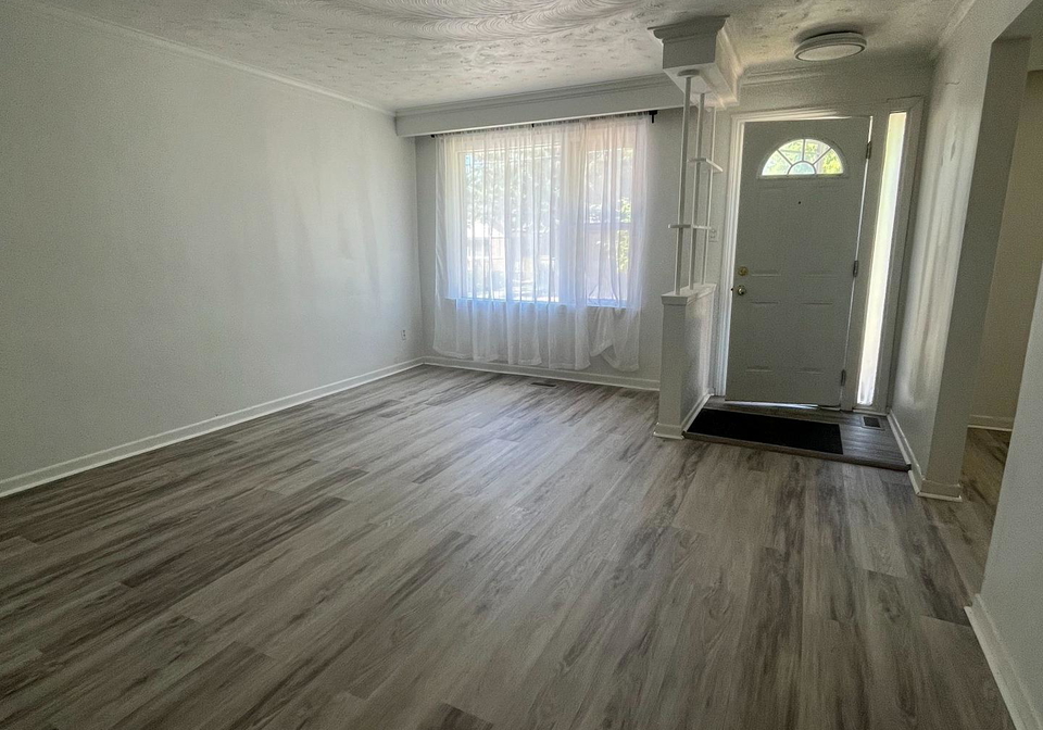37-nipigon-avenue-north-york-ontario-c12303776