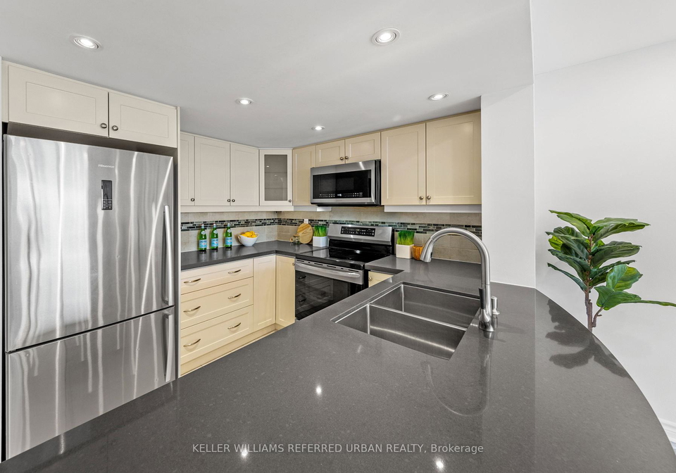 725-w-king-street-w-w-toronto-ontario-c12303858