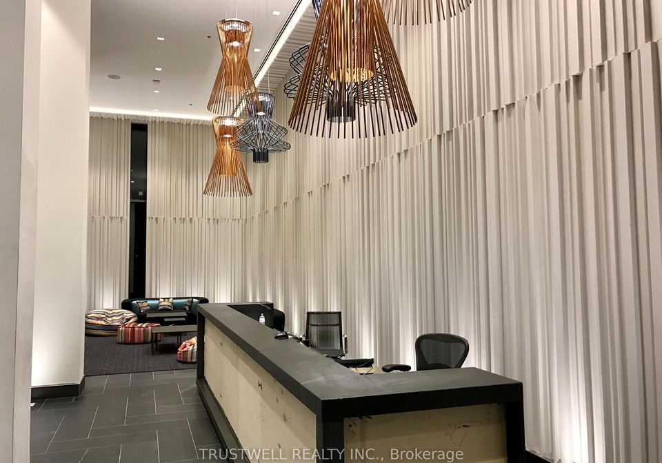 42-charles-street-e-e-toronto-ontario-c12303922