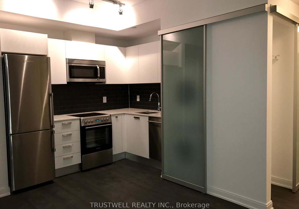 42-charles-street-e-e-toronto-ontario-c12303922